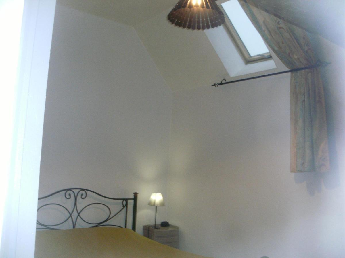 Hotel grange dans ancien corps de ferme à Bellengreville  Extérieur photo