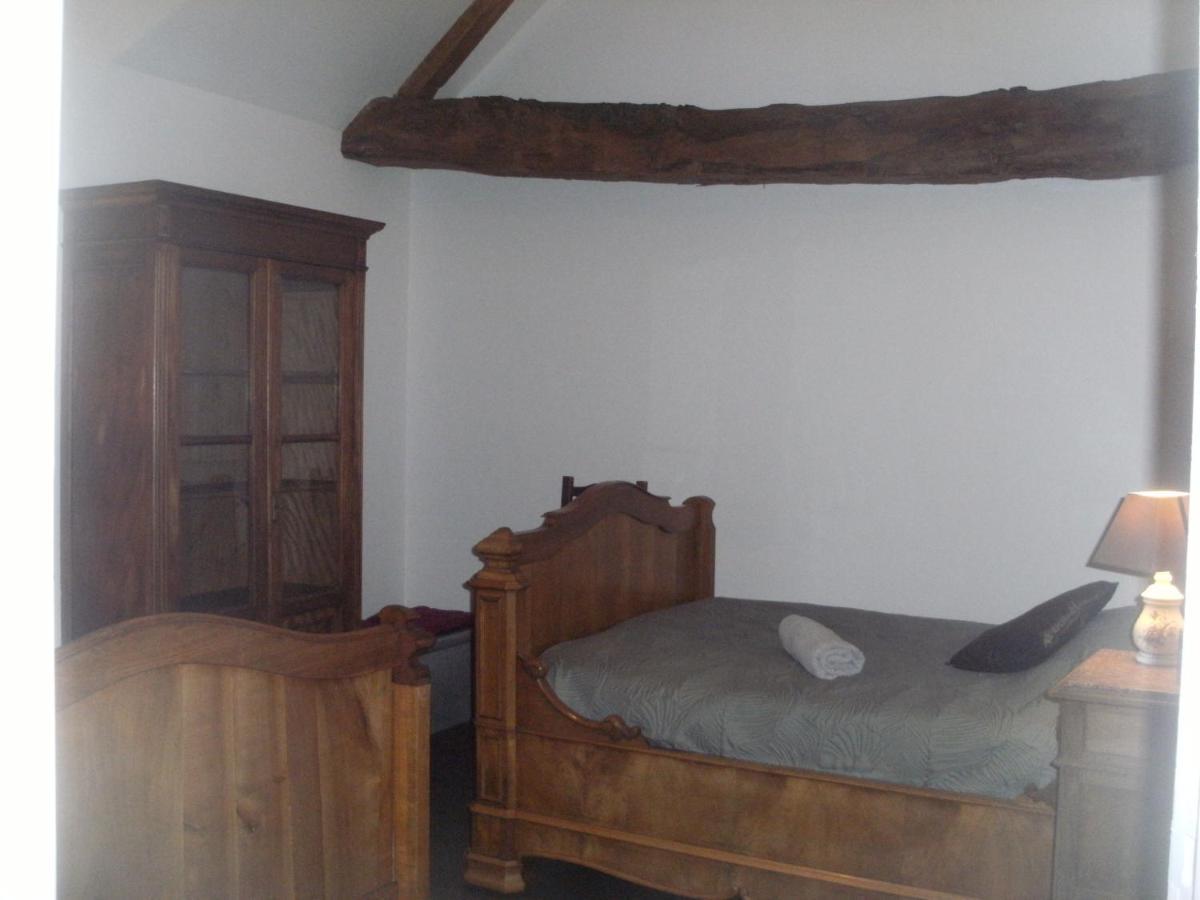 Hotel grange dans ancien corps de ferme à Bellengreville  Extérieur photo